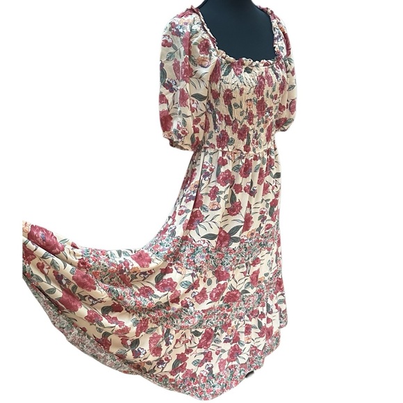 GigiO Floral Boho Beach Smocked Maxi Dress EUC Size M - Picture 5 of 8